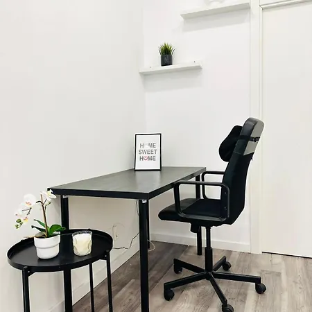 Studio, Great Location *