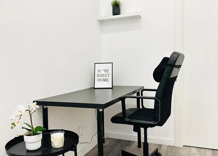 Studio, Great Location *